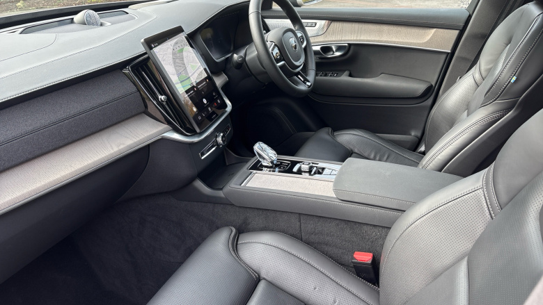 Volvo XC90 2.0 T8 PHEV Ultra Dark 5dr AWD Geartronic Estate